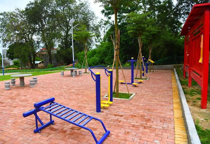 乐贺村文化广场 休闲健身设施管理与驻村干部的责任担当